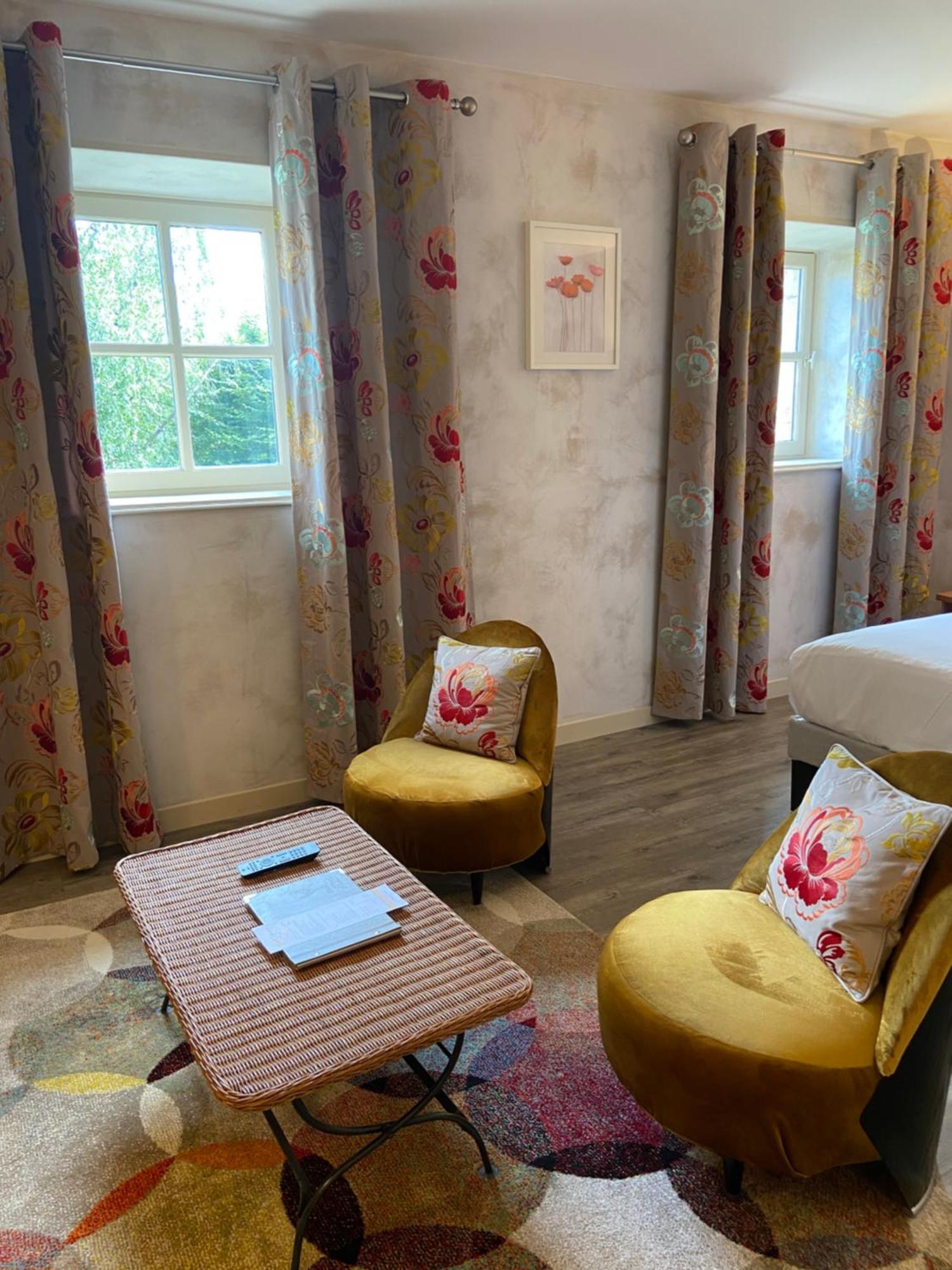 Demeures Et Chateaux L'Abbaye Caladoise - Anciennement Hostellerie Ferme Du Poulet Вільфранш-сюр-Сон Номер фото